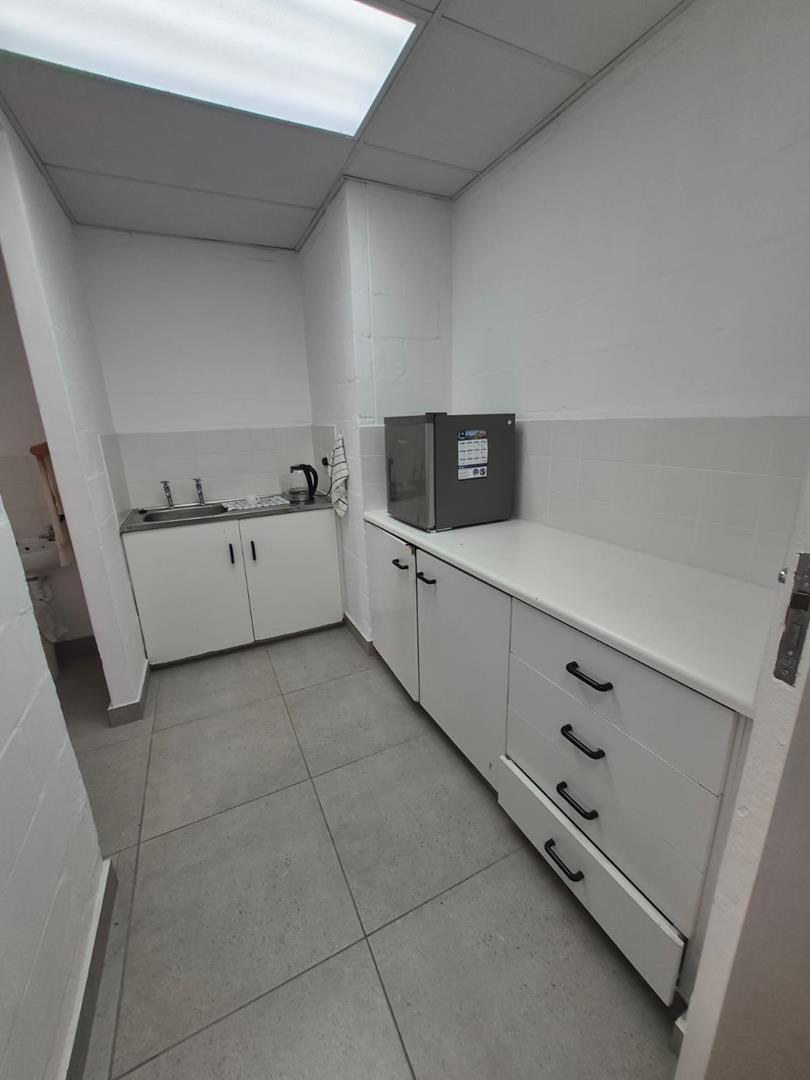 To Let Commercial Property for Rent in Pinelands Western Cape